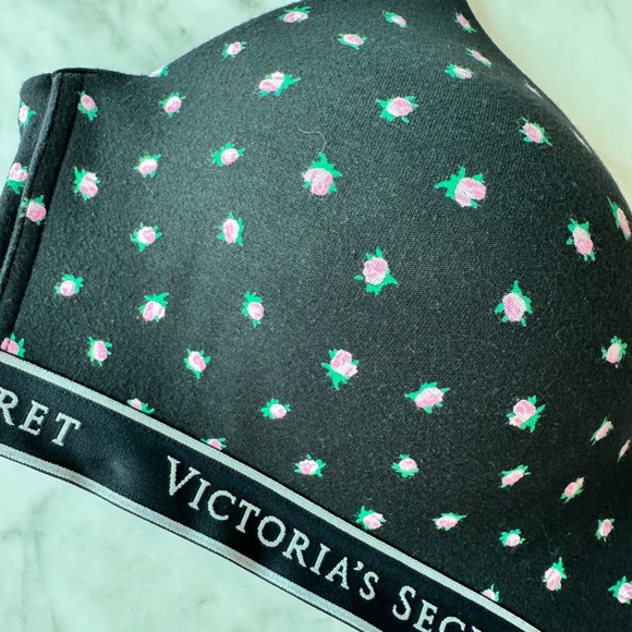 Victoria's Secret Soft Bra - Size 34DDD - Picture 2 of 6
